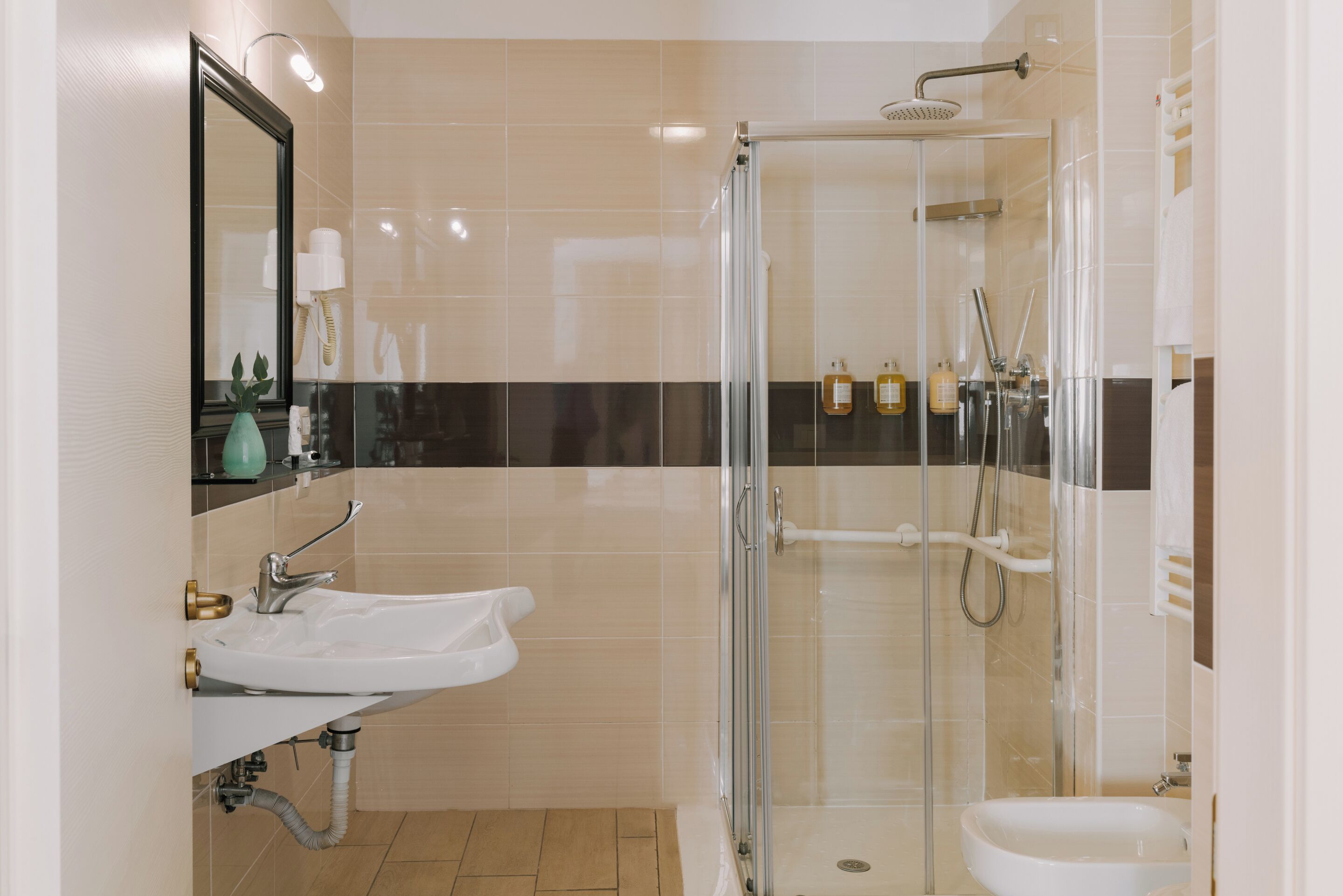 family quadruple room | bathroom | shower, free toiletries, hair dryer, towels