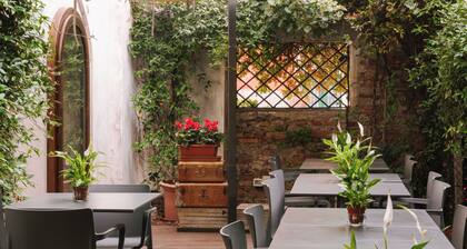 IH Hotels Venezia Salute Palace