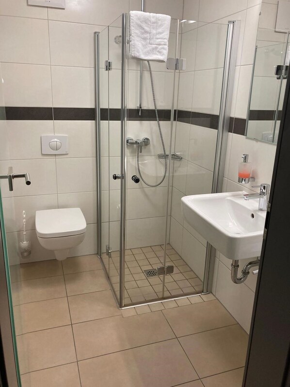 Bathroom - GleisEins (Naila)