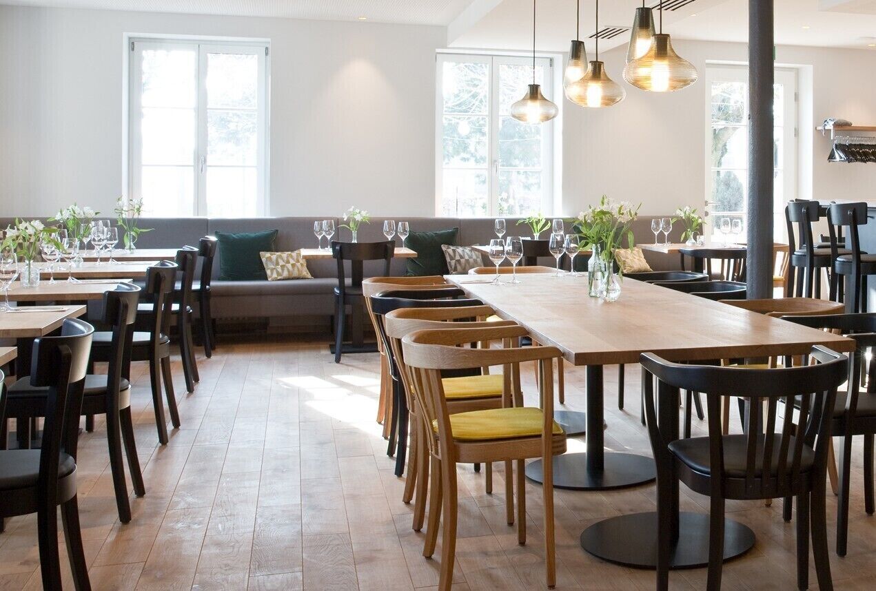 Lunch and dinner served