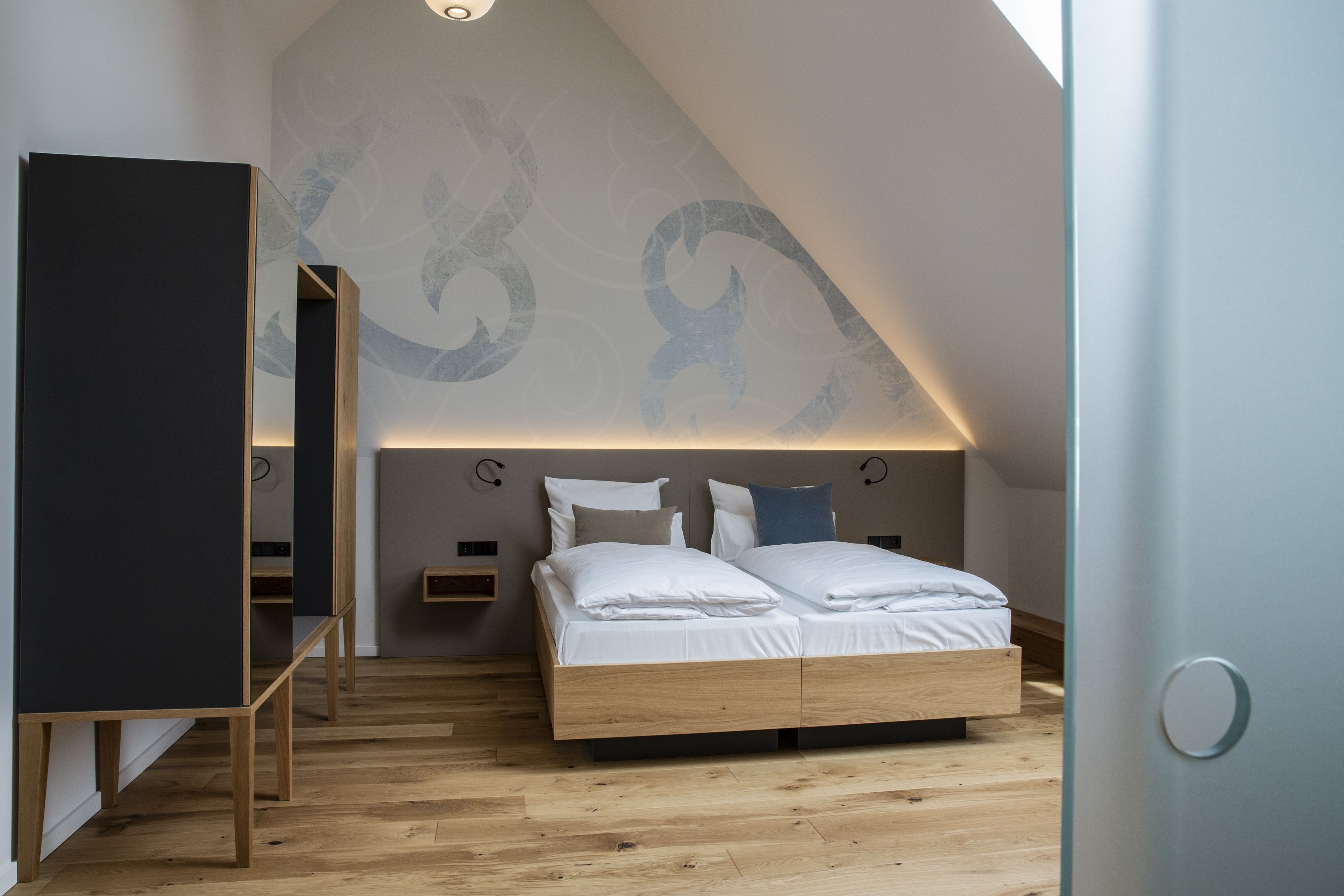 in-room safe, blackout curtains, soundproofing, free wifi