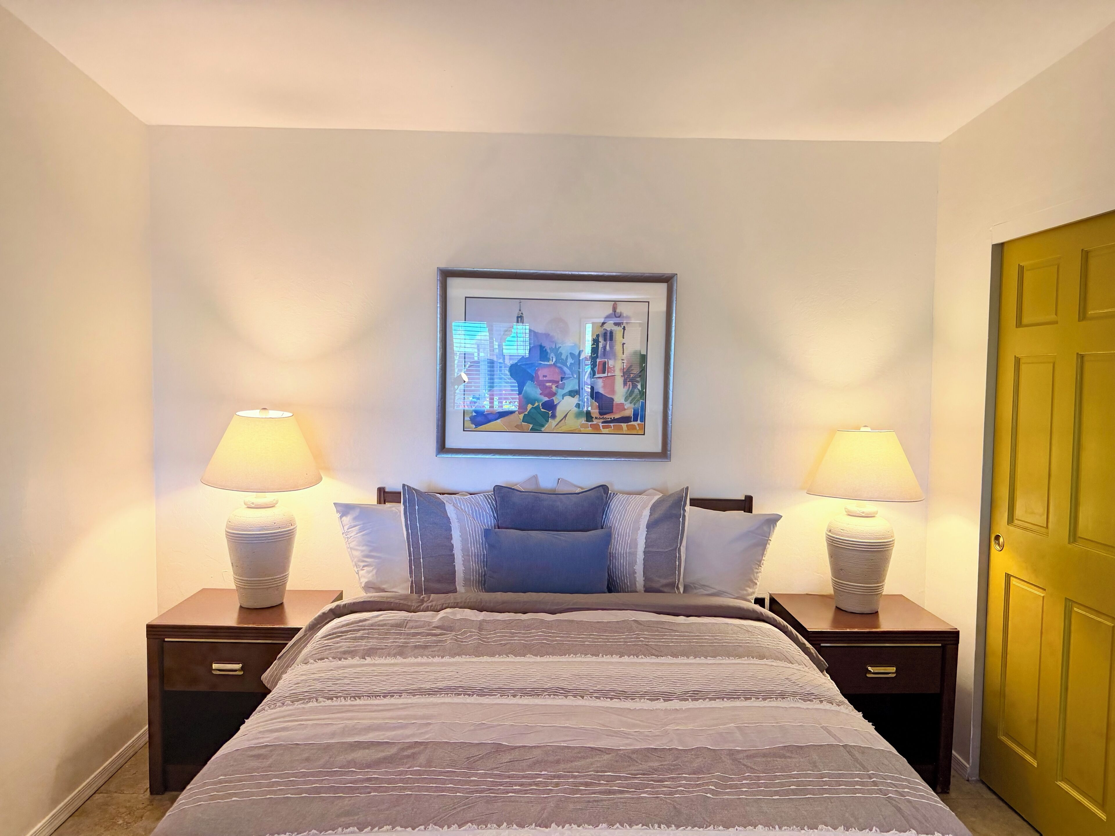 1 habitación, tabla de planchar con plancha, wifi gratis y ropa de cama 