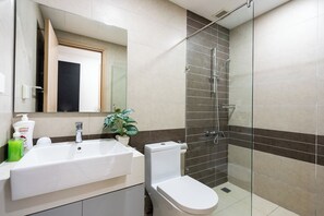 City Apartment, 2 Bedrooms | Bathroom | Shower, free toiletries, hair dryer, slippers - The Milky Way River Gate Apartment (Ho Chi Minh City)