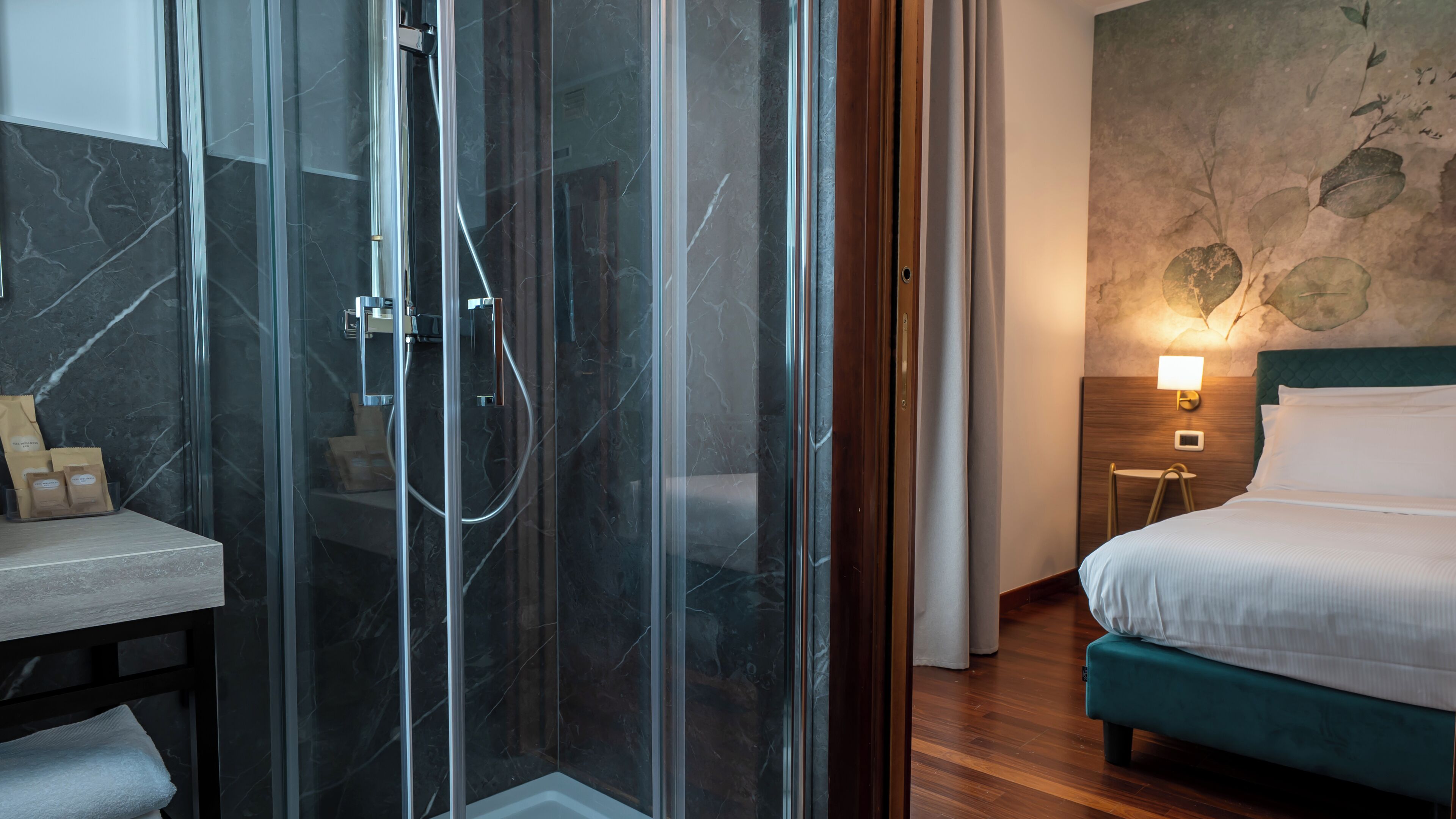 panoramic room | 1 bedroom, minibar, in-room safe, desk