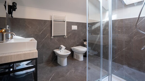 Romantic Room, 1 Bedroom, Partial Lake View (Mansard) | Bathroom | Jetted bath, hydromassage showerhead, free toiletries, hair dryer