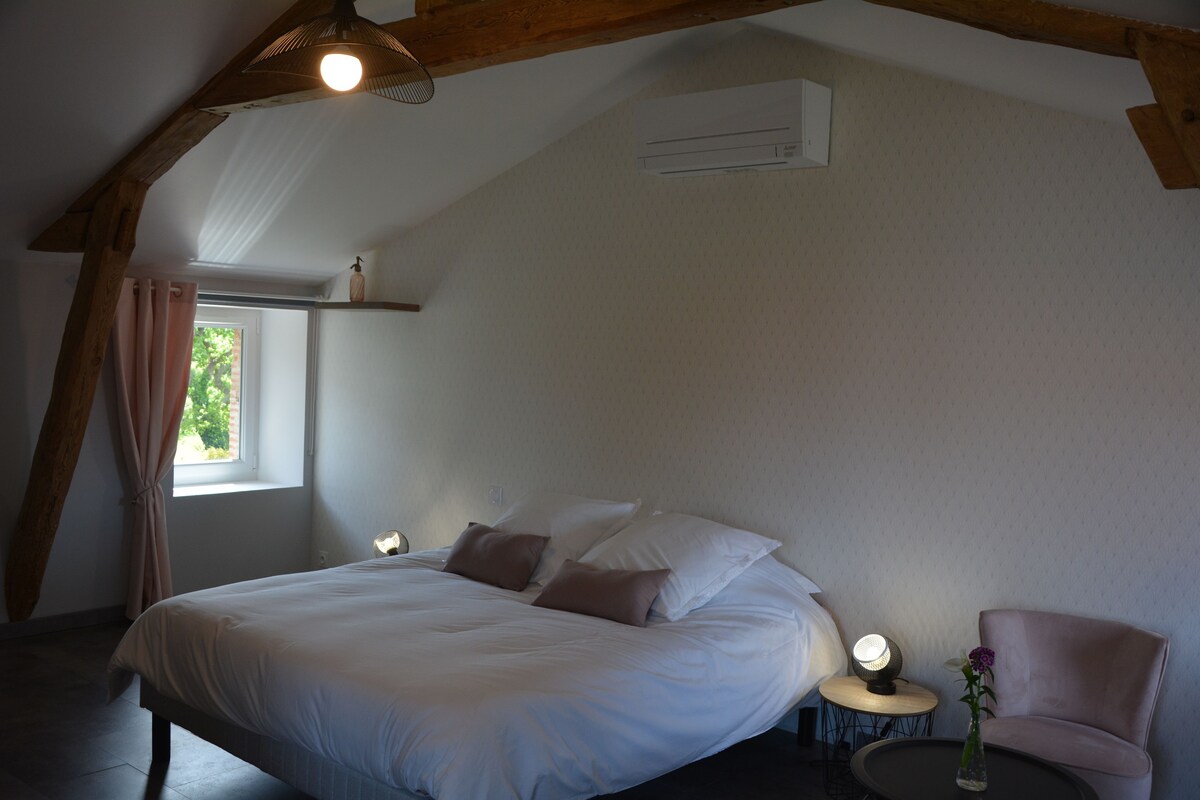 Deluxe Double Room, 1 Bedroom, Garden View (Corvette) | 3 bedrooms, individually decorated, individually furnished