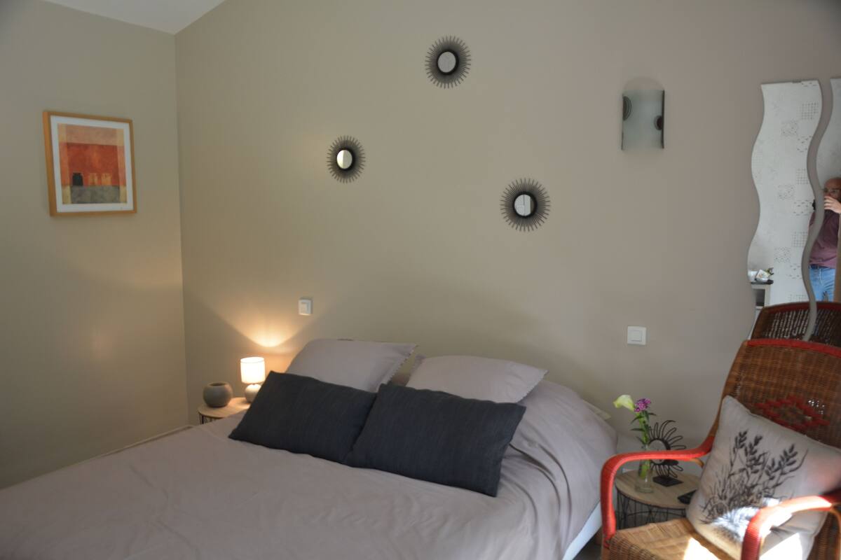 3 bedrooms, individually decorated, individually furnished