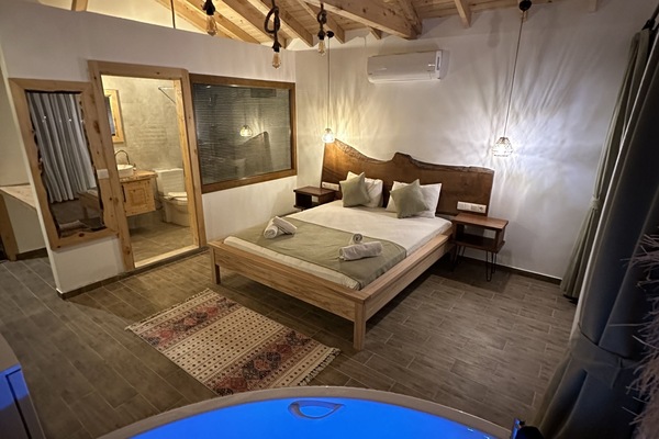 Deluxe Double Room | Premium bedding, down comforters, Select Comfort beds, minibar