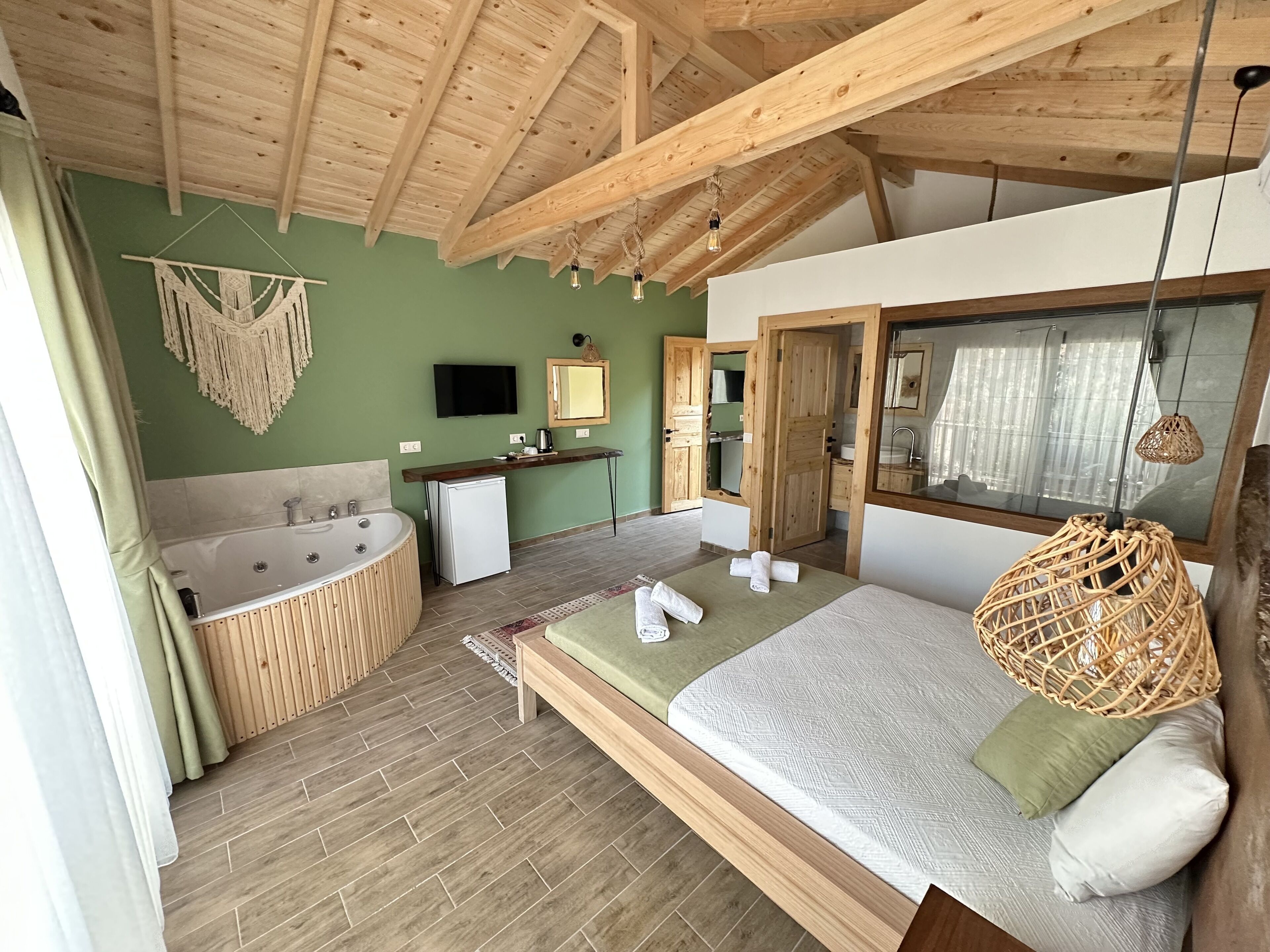 deluxe double room | 1 bedroom, premium bedding, down duvets, select comfort beds