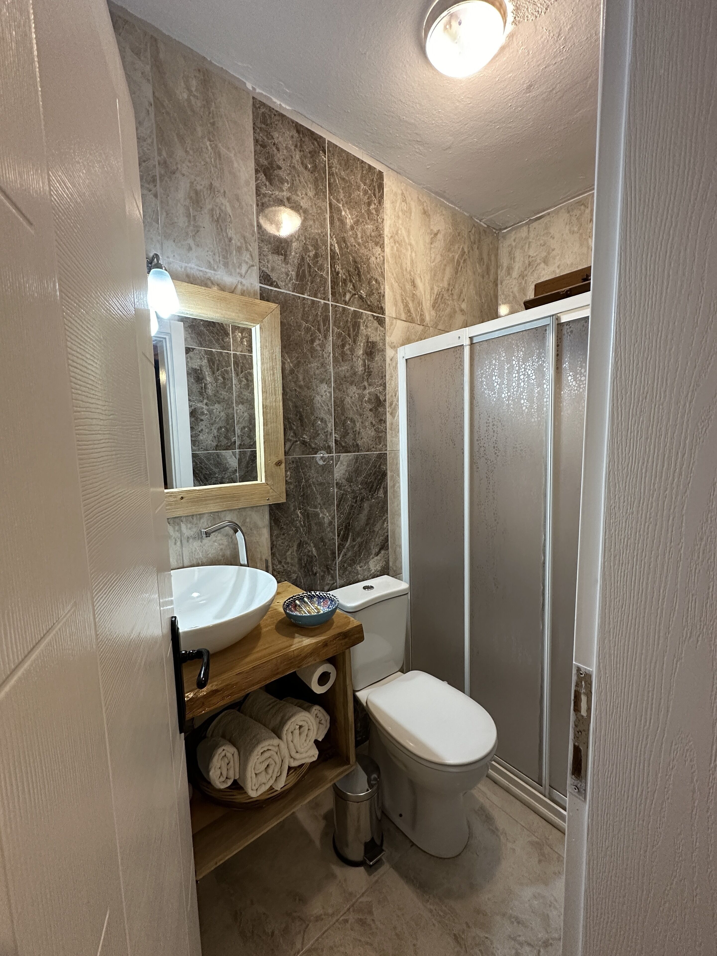 comfort twin room | bathroom | shower, free toiletries, hair dryer, slippers