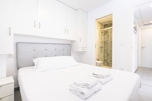 2 slaapkamers, een strijkplank/strijkijzer, gratis wifi, beddengoed