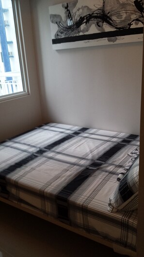 2 bedrooms, iron/ironing board, free WiFi, bed sheets - Spacious 2-BR Condo @ Grass, Quezon City (Quezon City)