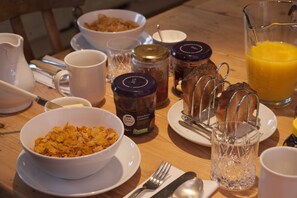 Free daily continental breakfast