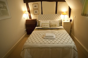 Double Room, Private Bathroom | Premium bedding, individually furnished, desk, laptop workspace