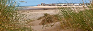 On the beach - Claxton Hotel (Redcar)