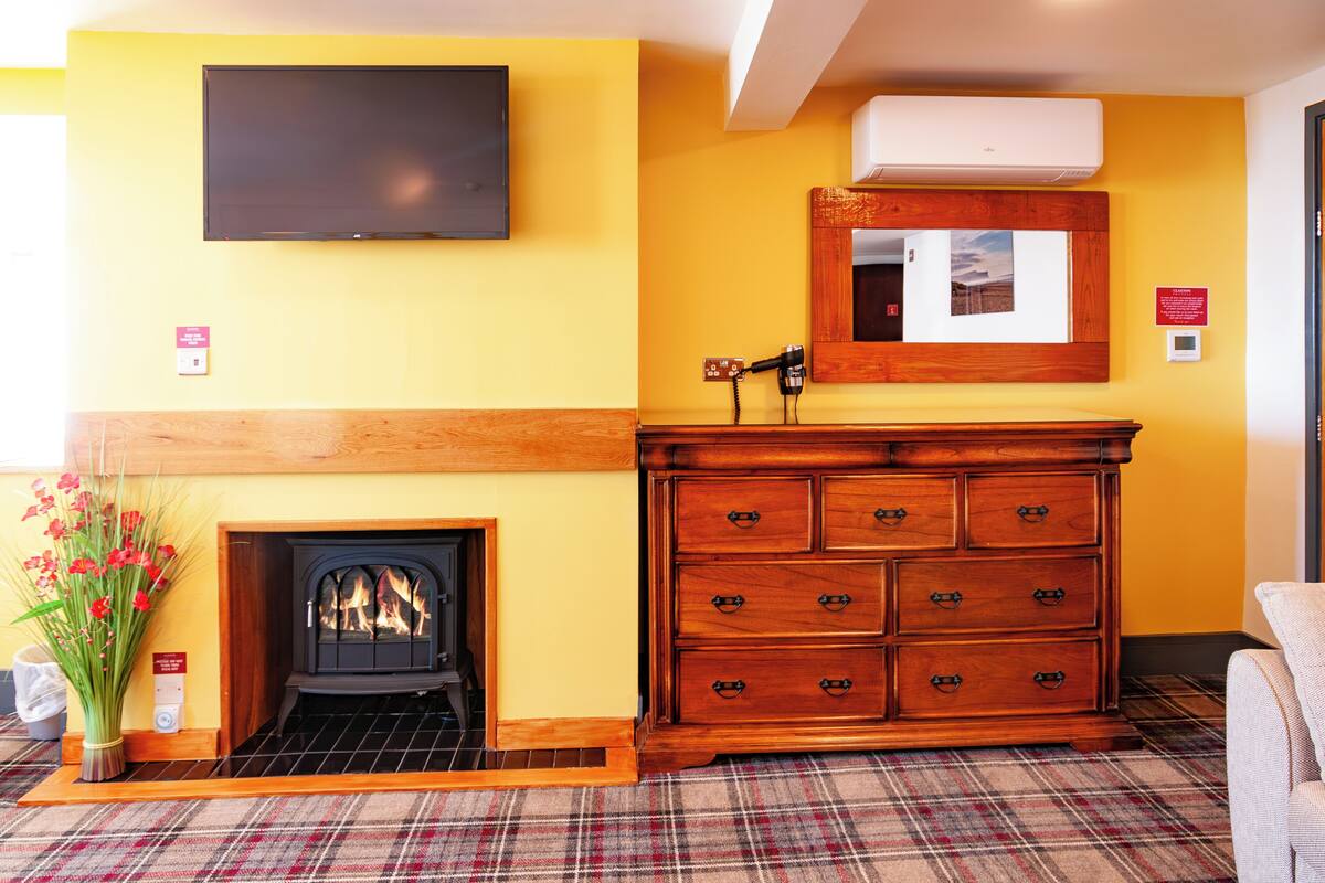 exclusive double room | 1 bedroom, desk, laptop workspace, blackout curtains