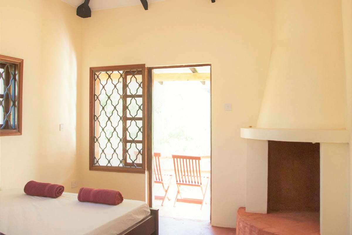 Cottage familiare, 1 letto queen, vista fiume (1) | 1 camera, biancheria da letto di alta qualità, ferro/asse da stiro