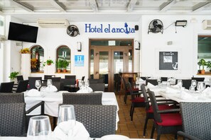 Restaurant - OYO Hotel El Ancla (Motril)