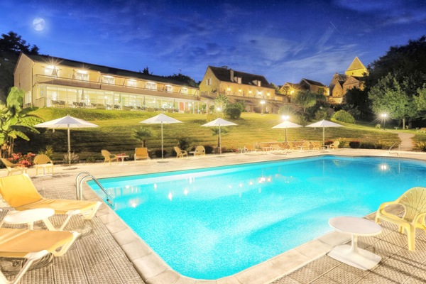 Seasonal outdoor pool, open 8:00 AM to 10:00 PM, pool umbrellas