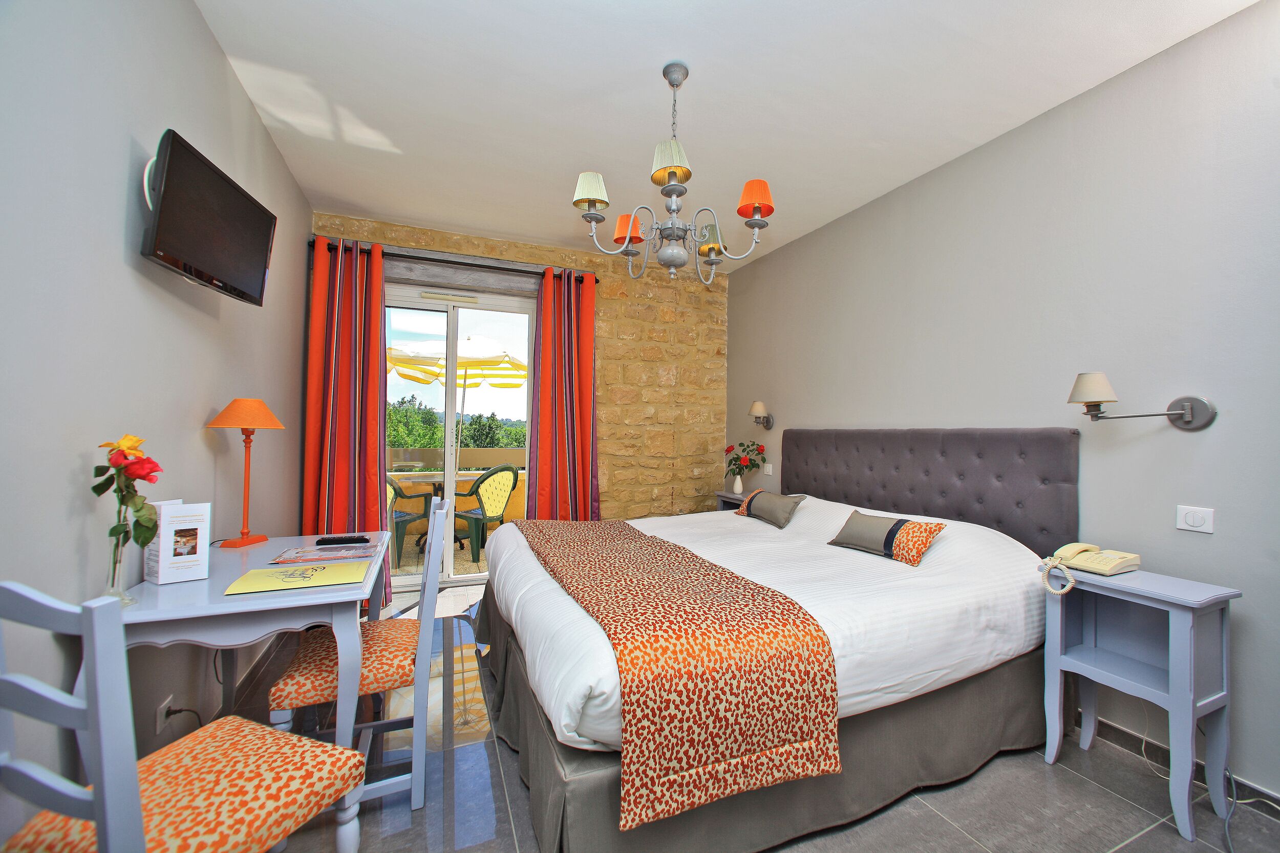 Chambre Double Supérieure (Cote Parc) | Coffres-forts dans les chambres, décoration personnalisée