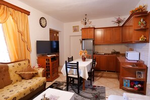 書桌、熨斗/熨衫板、免費 Wi-Fi、床單