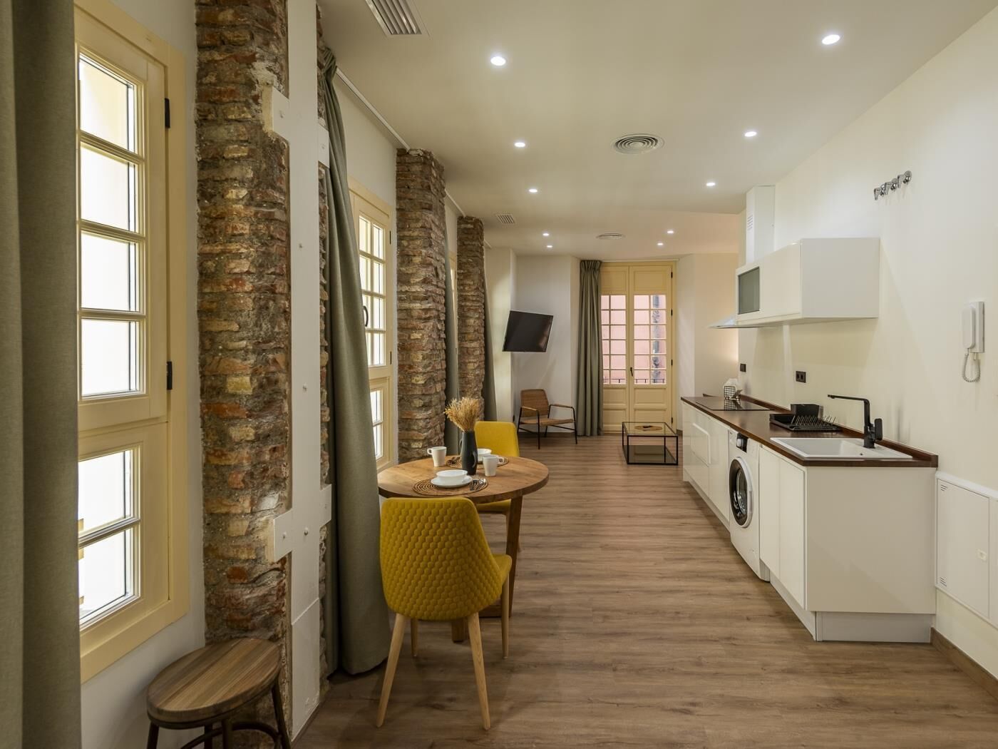 Fridge, microwave, coffee/tea maker, toaster