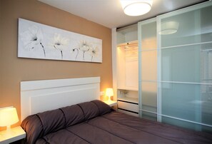 1 chambre, fer et planche Ă repasser, Wi-Fi gratuit, draps fournis