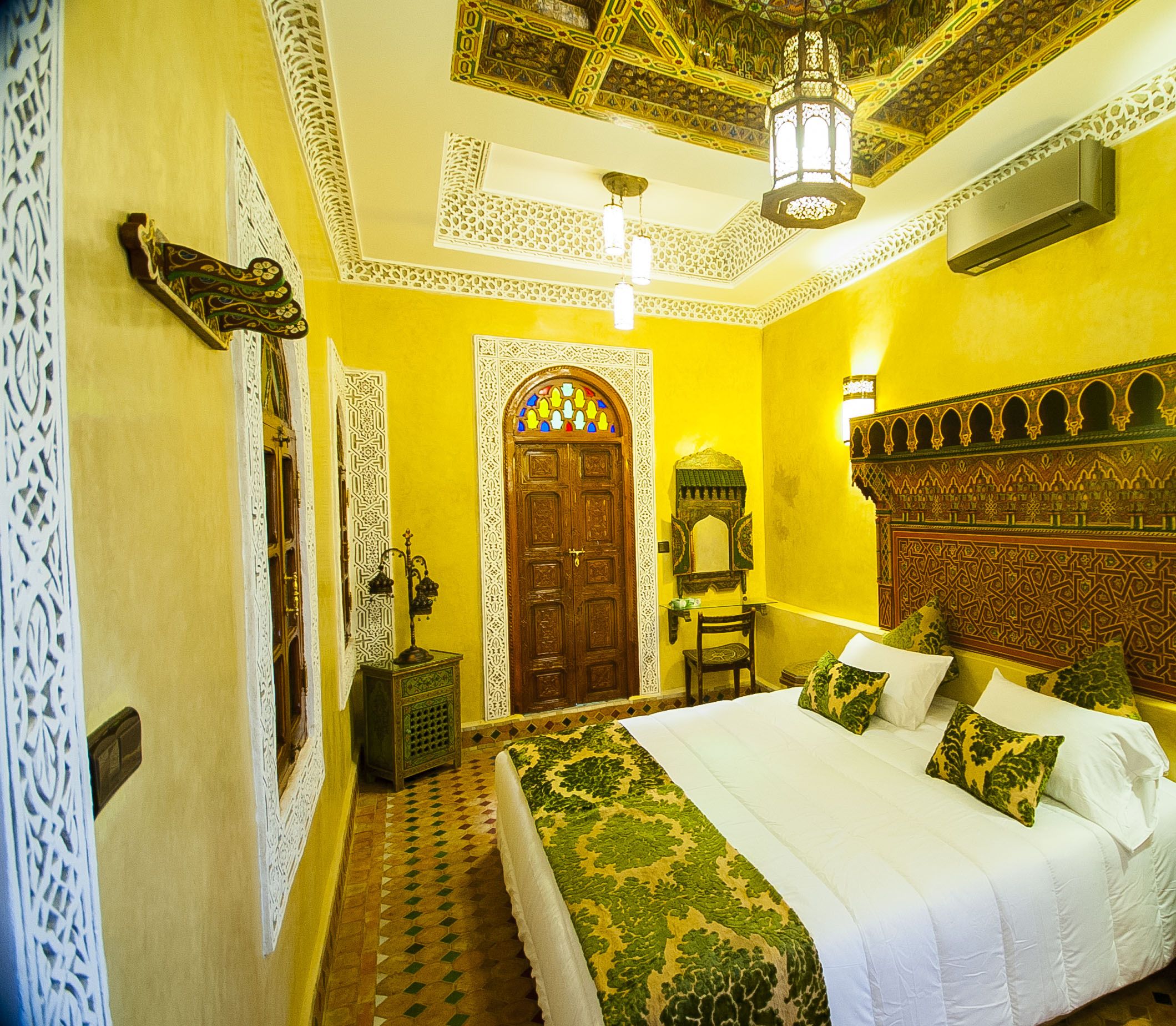 Deluxe Triple Room, Multiple Beds, Non Smoking | Egyptian cotton sheets, premium bedding, memory foam beds