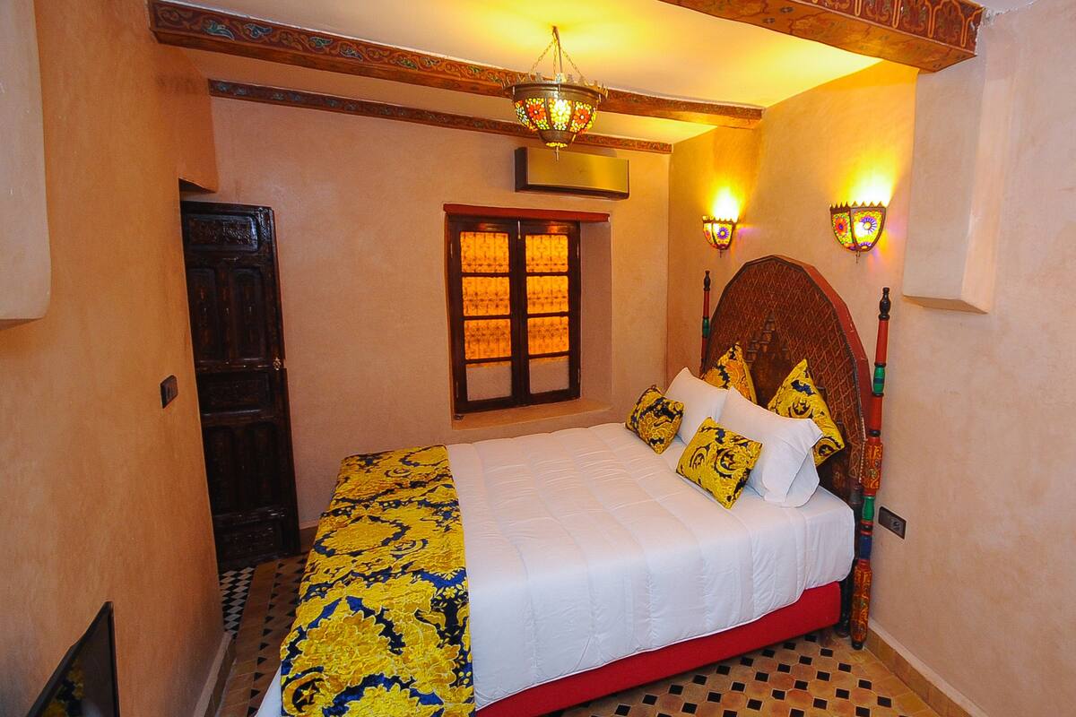 Deluxe Double Room, 1 King Bed, Non Smoking | Egyptian cotton sheets, premium bedding, memory-foam beds, soundproofing