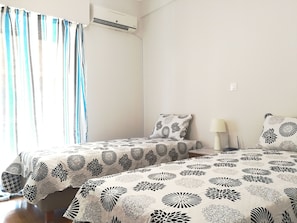 Apartment | Laptop workspace, iron/ironing board, free WiFi, bed sheets - Pisces Athens City Center Modern Aptm (Athens)