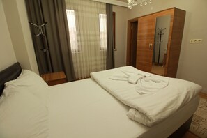 City Apartment, 2 Bedrooms | Premium bedding, in-room safe, soundproofing, iron/ironing board - Koc Motel (Çaykara)