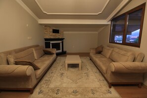 Business Apart Daire, 3 Yatak Odası | Oturma alanı