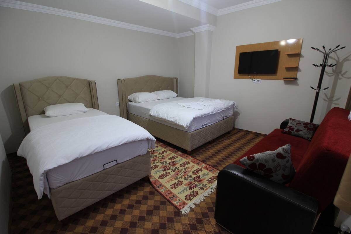 Basic Triple Room | 1 bedroom, premium bedding, in-room safe, soundproofing