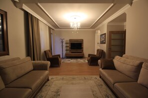 Business Apartment, 3 Bedrooms | Living area - Koc Motel (Çaykara)