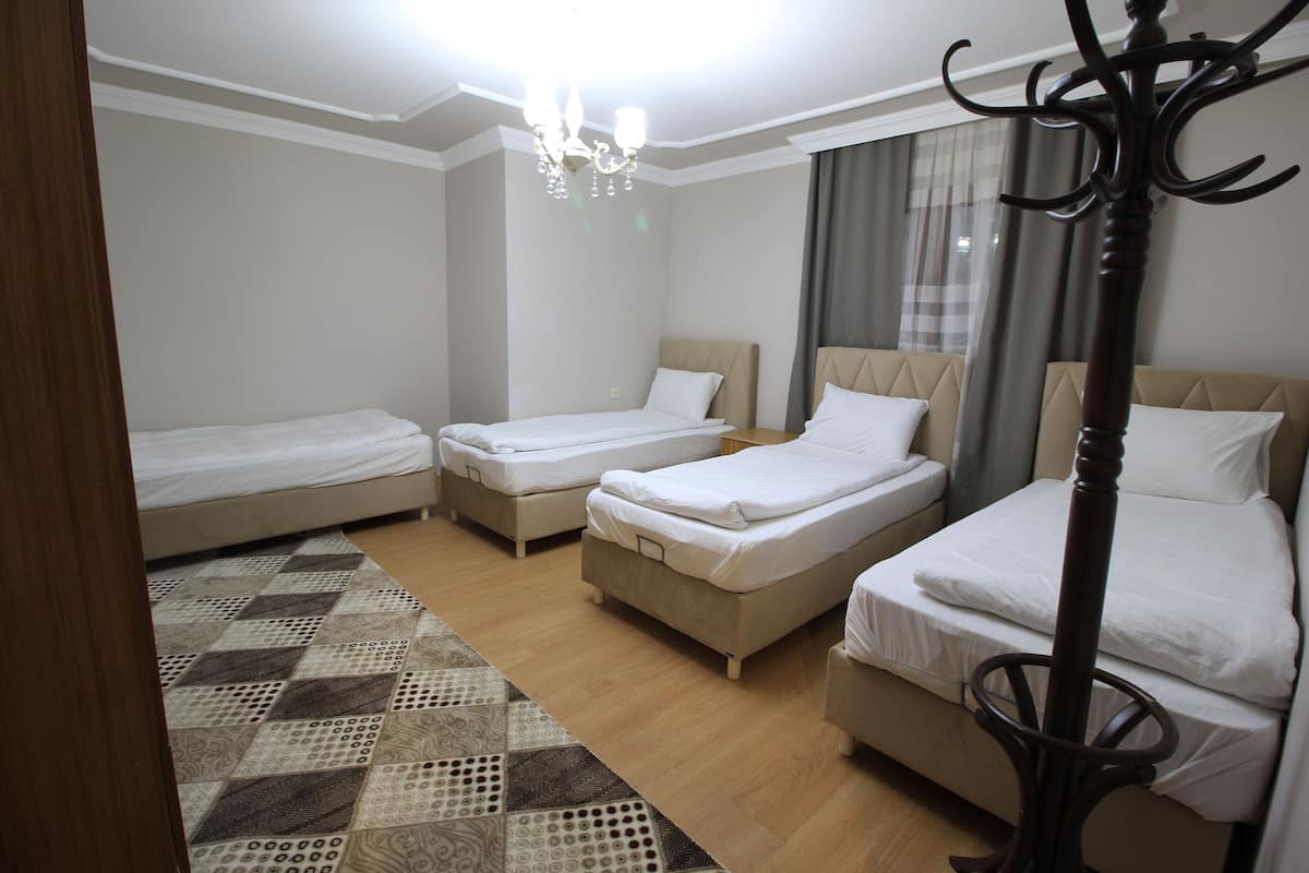 Business Apartment, 3 Bedrooms | 1 bedroom, premium bedding, in-room safe, soundproofing