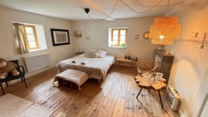 Panoramic-Vierbettzimmer, eigenes Bad (Chambre sous les toits)
