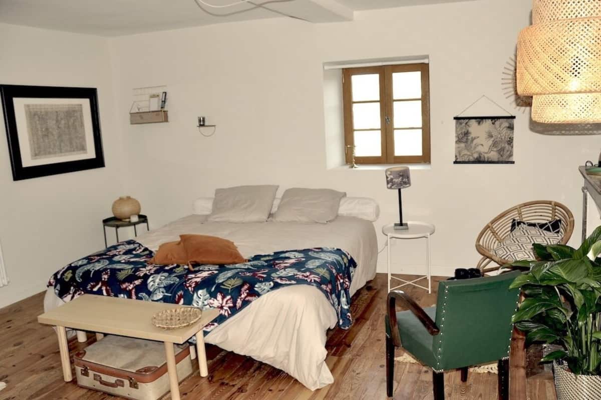 Panoramic Quadruple Room, Private Bathroom (Chambre sous les toits)