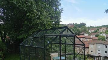 Romantik-hytte - eget badeværelse - udsigt til have (Le Pigeonnier) | Udendørsområde