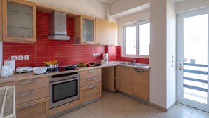 Căn hộ | Bếp riêng | Dụng cụ pha cà phê/trà, tủ lạnh, lò vi sóng, lò nướng 