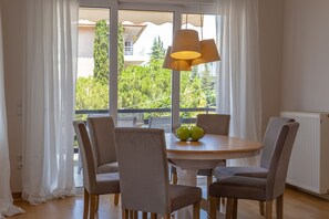 Apartment | 2 bedrooms, iron/ironing board, free cots/infant beds, free WiFi - Rhea - Glyfada Sea View Apartment (Glyfada)