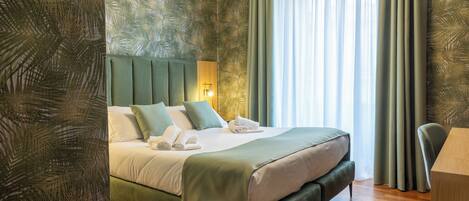 Classic Room | Down comforters, in-room safe, individually decorated, desk