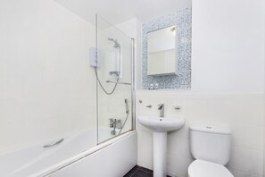 Luxury 2-Bedroom Apartment | Bathroom