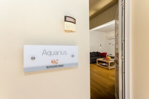 Interior detail - Glyfada  Aquarius Big Garden Villa (Glyfada)
