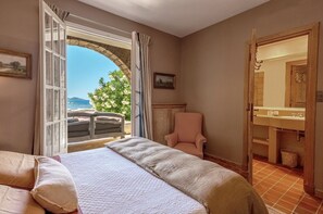 7 chambres, fer et planche à repasser, lit parapluie, Wi-Fi gratuit
