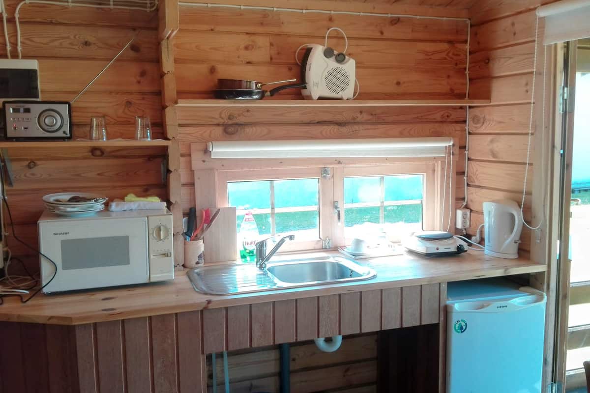 chalet, 1 bedroom | private kitchen | microwave, stovetop, coffee/tea maker, electric kettle