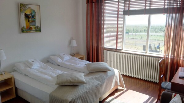 Blackout curtains, free WiFi, bed sheets