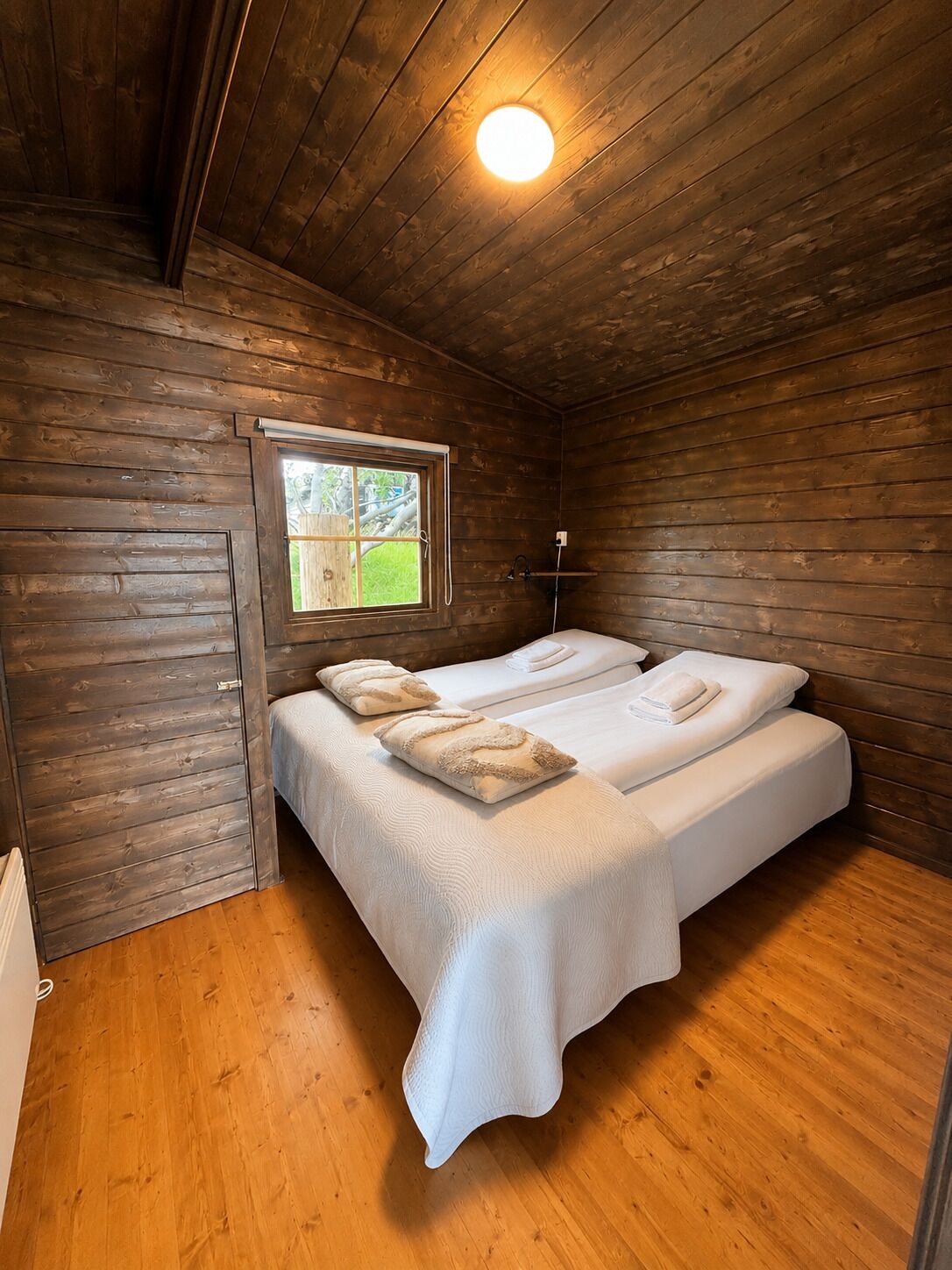 Chalet, Lake View