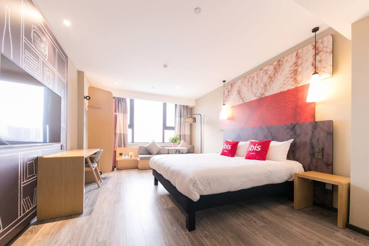 Kamar Double Superior | Tirai kedap cahaya, setrika/meja setrika, Wi-Fi gratis, dan seprai linen