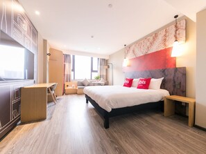 Habitación doble superior | Cortinas blackout, tabla de planchar con plancha y wifi gratis 