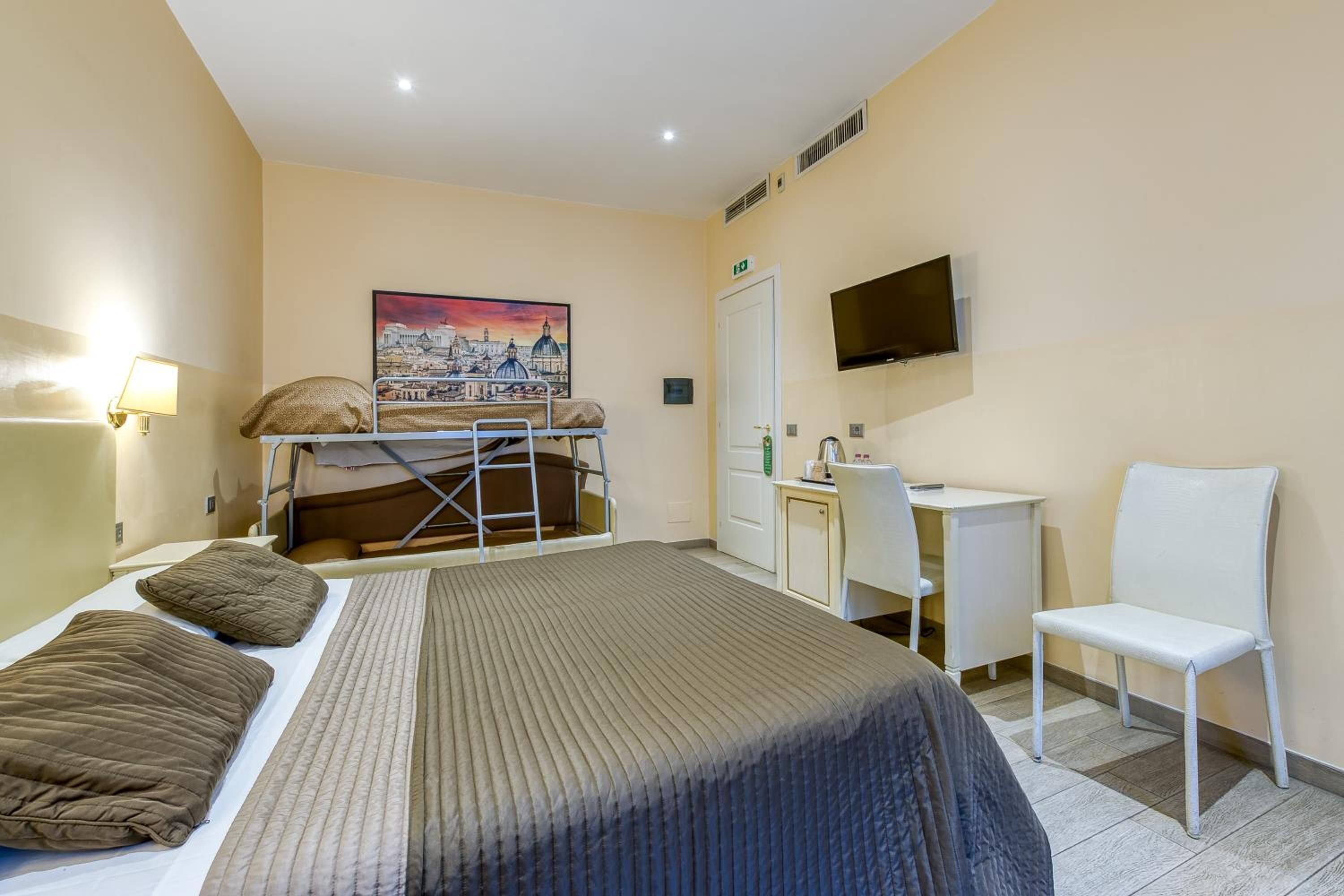 Photo - Catone Vatican Suites by Ghor